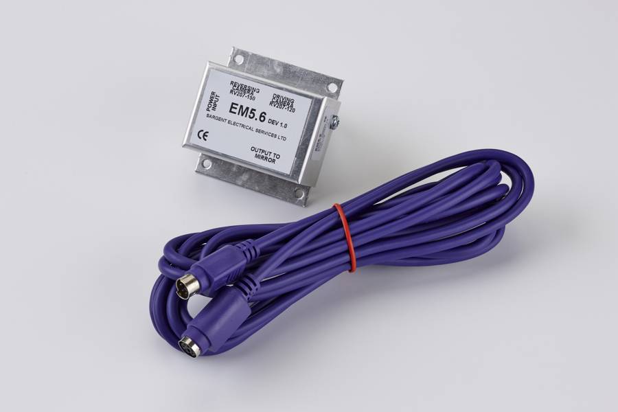 EM5.6 Reverse Camera Adaptor