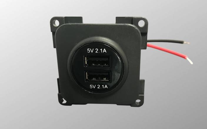 Sargent Double USB in CBE (2x 2.1amp)