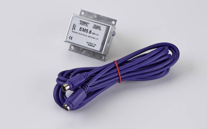 EM5.6 (Reverse Camera Adaptor)